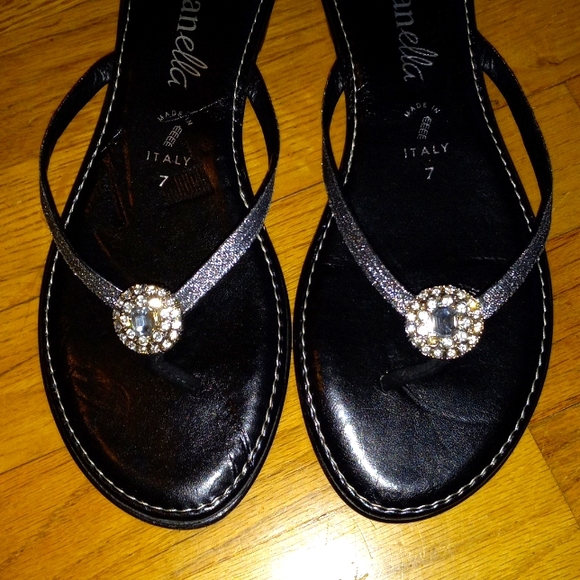 Toscanella Made in Italy Size 7 Black Thong Sandals Bling Rhinestone Studs - Picture 5 of 7